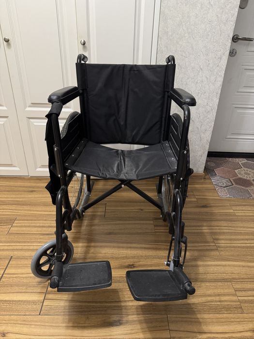 Инвалидная коляска (использовалась 1 раз)