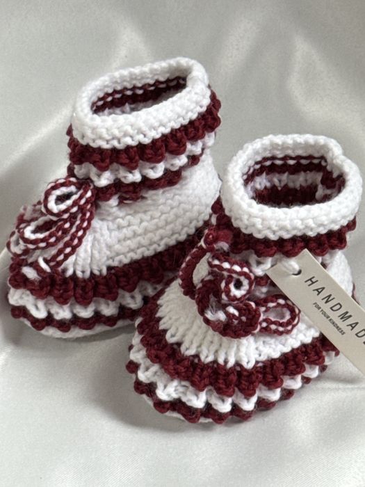 Детские вязаные пинетки