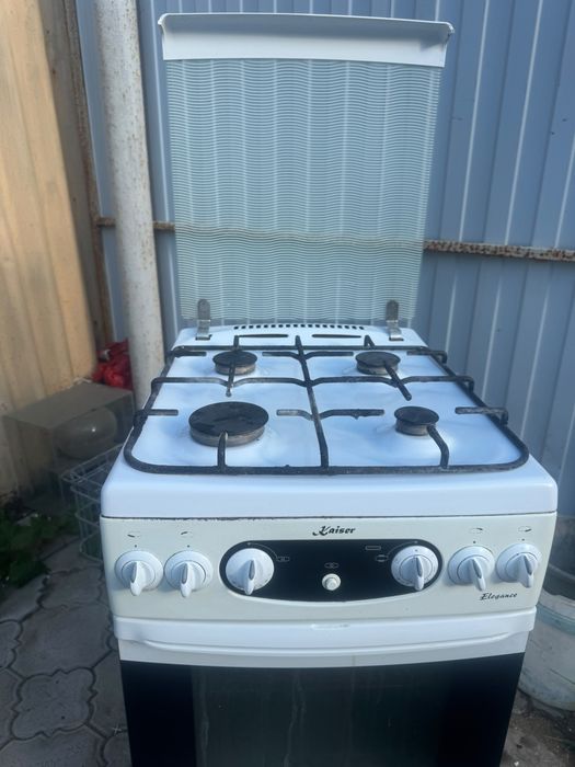 Продам газовую плиту