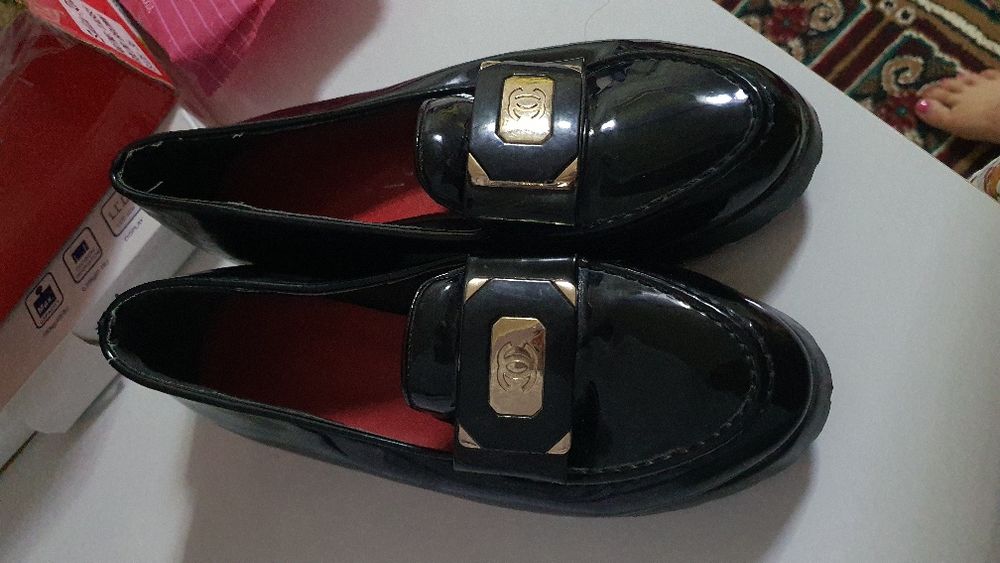 Obuf 36 razmer  lakirovini