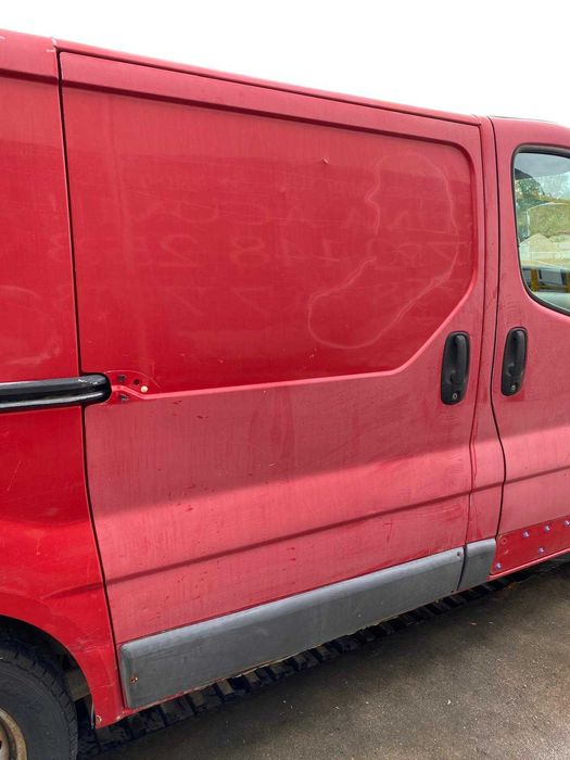 dezmembrez Renault trafic 1.9 dci cod motor F9Q , F9K/usi spate trafic