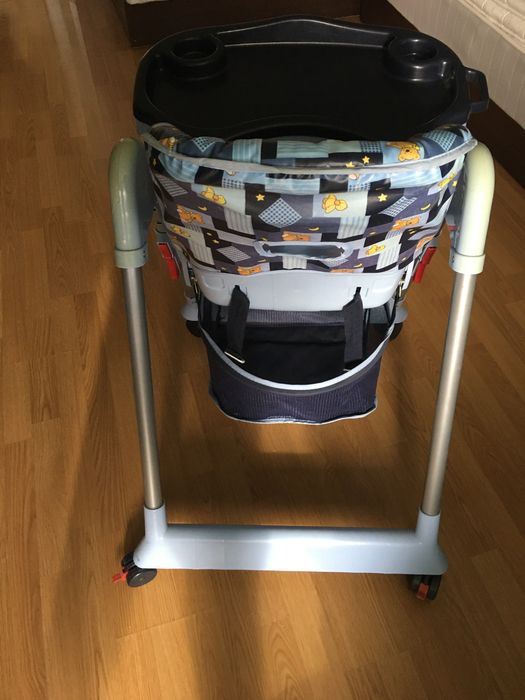 Детско столче с табличка за хранене