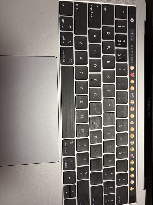MacBook Pro 13” 2019 i5 2.4GHz / 16GB RAM / 256GB SSD / 4 Thunderbolt / Baterie excelenta