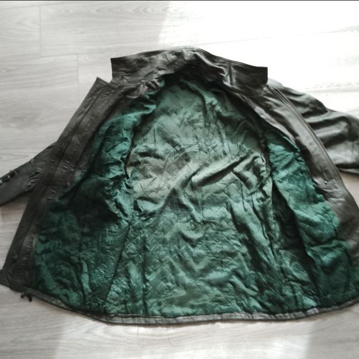 Кожаная куртка жен. 48-50. Демисезонная