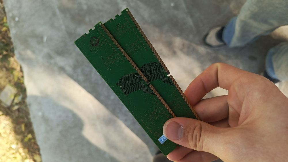 Ddr4 4/2 gb Samsung 2400мгц