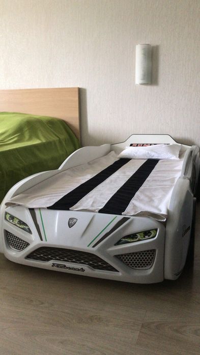 Продам детскую кровать авто