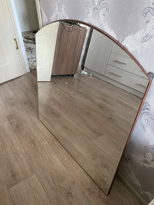 Продам зеркало срочно