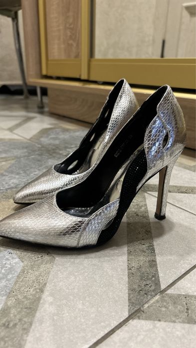 Туфли-лодочка срочно