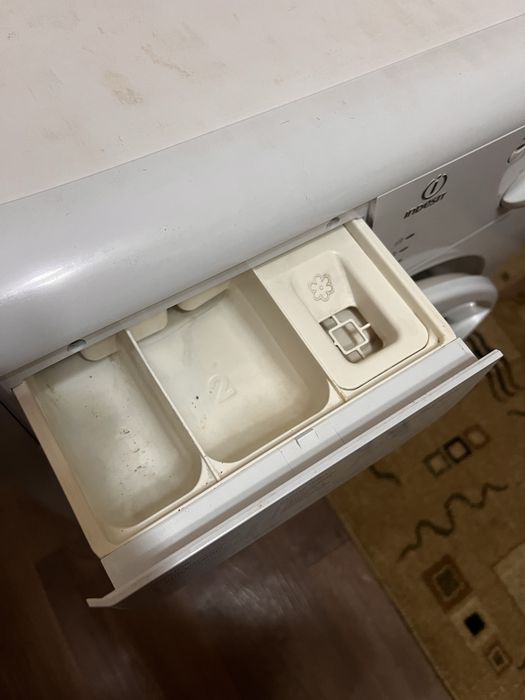 Стиральная машина INDESIT