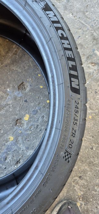 4 anvelope vara,fata Michelin 245/35/20,dot 2022,spate Continental  275/30/20,dot 2024.Pretul este pe bucata.