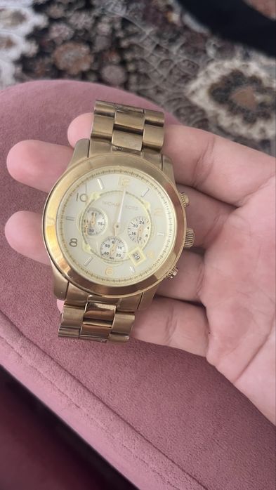 Продается часы Michael Kors