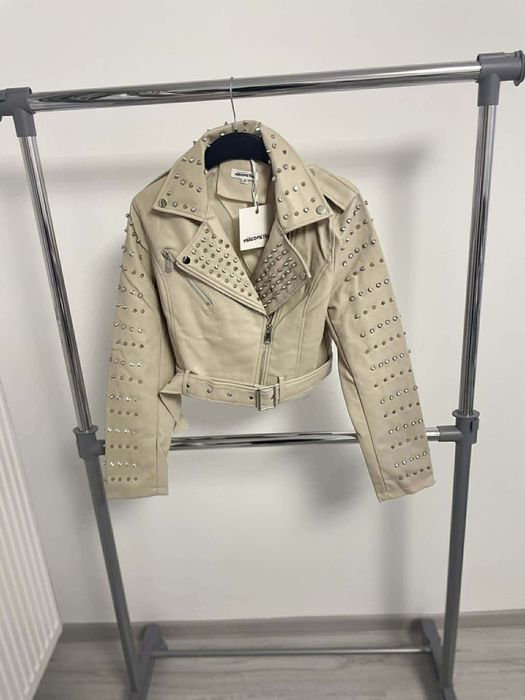 Jachete dama.       .