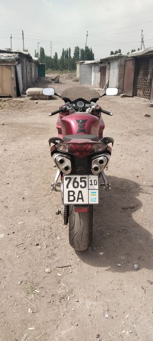 Продаю Honda vfr800