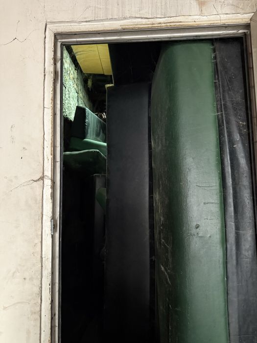 Отдам даром диваны б/у требуют ремонта