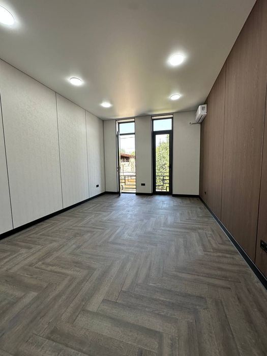 Аренда 3х этажного здания 405м²