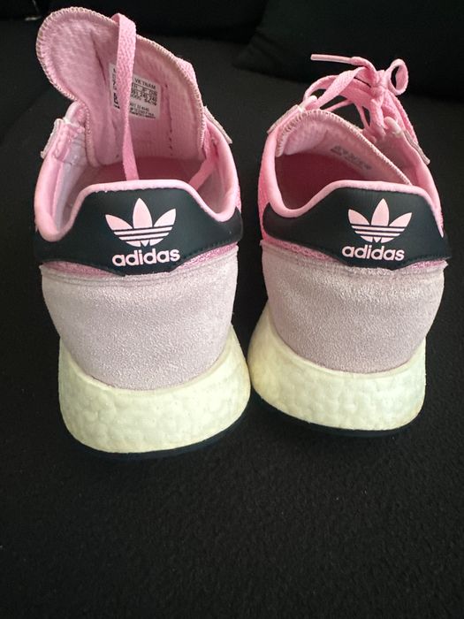 Маратонки Adidas розови
