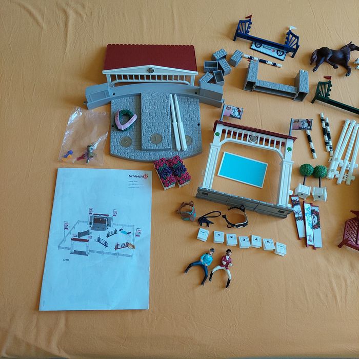 Schleich 42338 голямо конно състезание