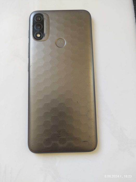 Продавам Motorola E20