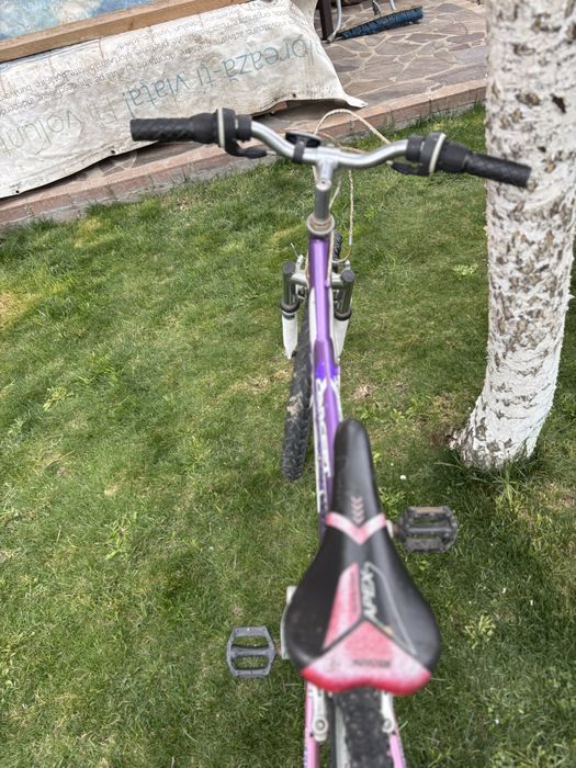 Bicicletă full Suspension pentru fete