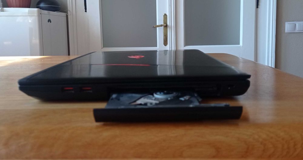 Vând laptop Asus ROG GL753V
