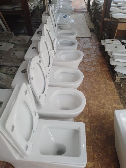 Улица Азаттык дом51 унитаз  НОВЫЙ продам