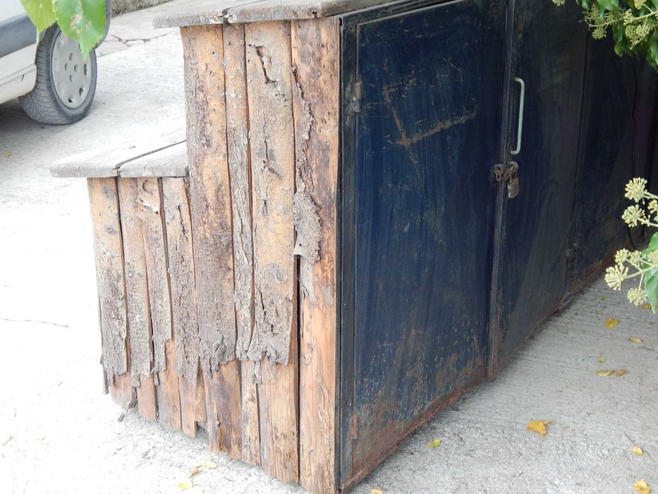 Зеленчукова сергия , маса за продажба на зеленчуци и плодове.