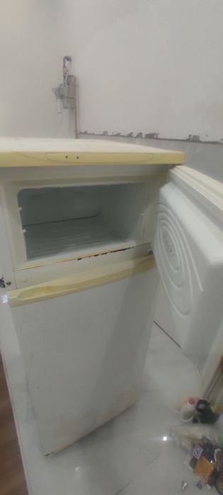 Холодильник рабочий