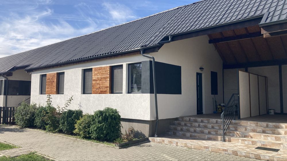 Inchiriez apartament casa curte 2 dormitoare, 1 living, loc de parcare