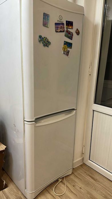 Продам Холодильник б/у