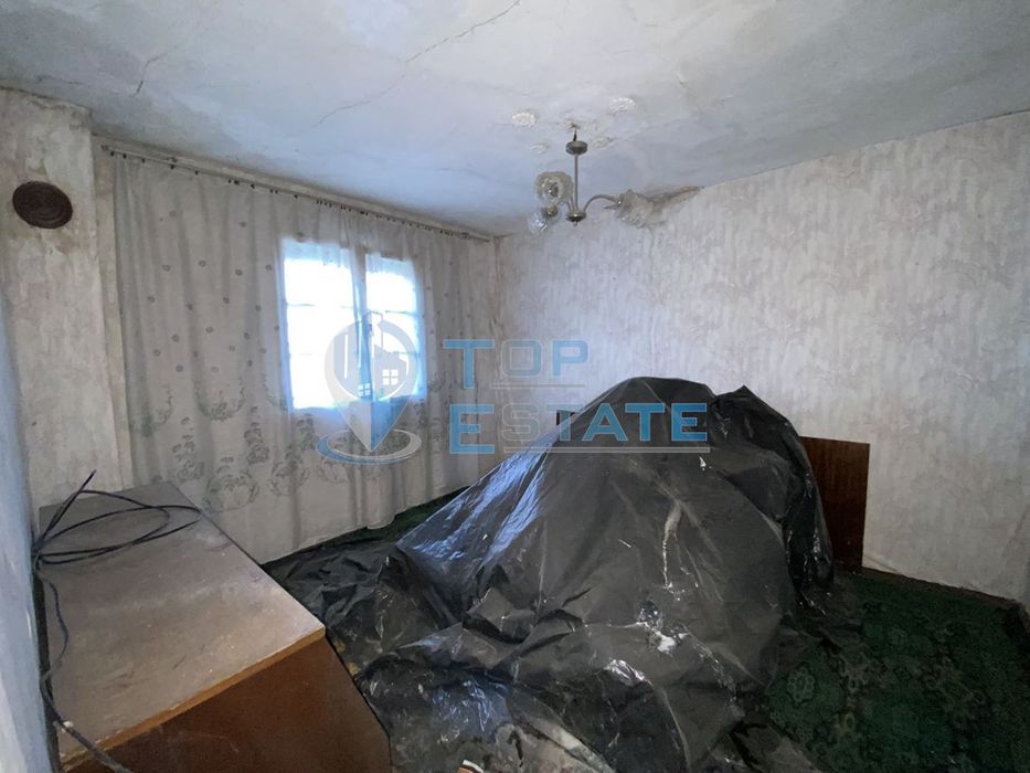 Едноетажна къща с гараж в с. Козаревец, област Велико Търново