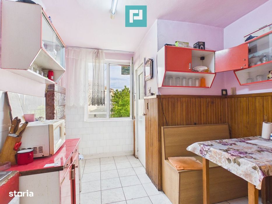 Apartament cu 3 camere zonă centrala în Lipova
