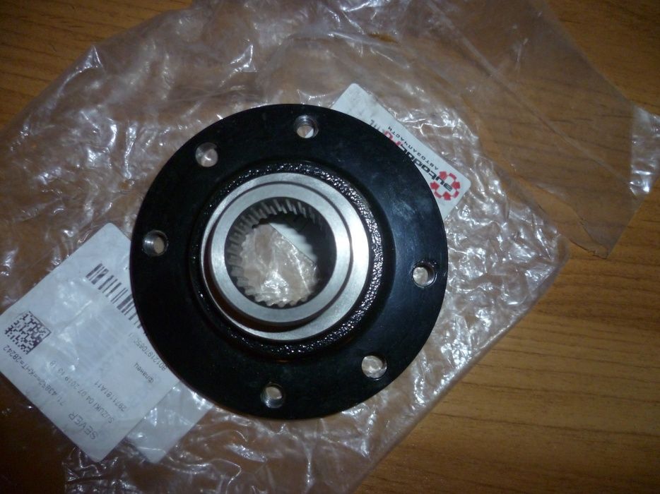 Фланец на Suzuki НОВЫЙ