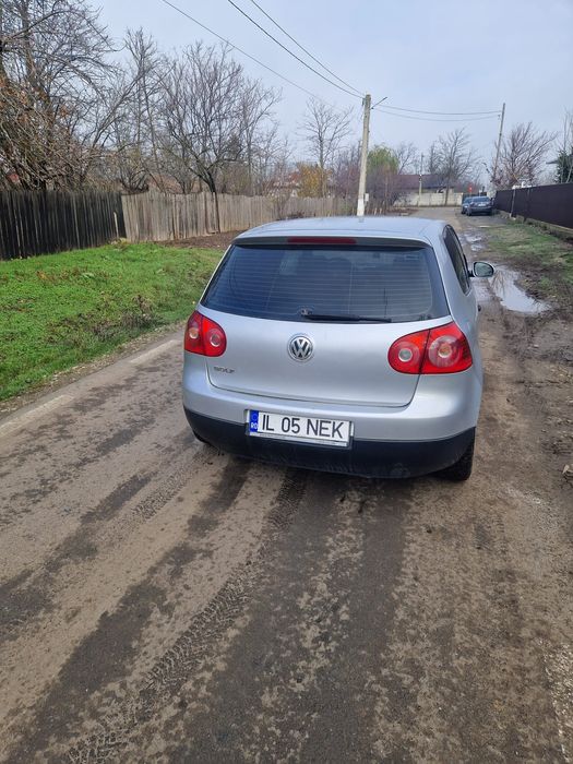Vând masina golf 5