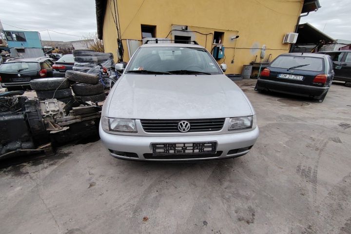 Lampa / Tripla stop dreapta pe aripa Volkswagen VW Polo 2000