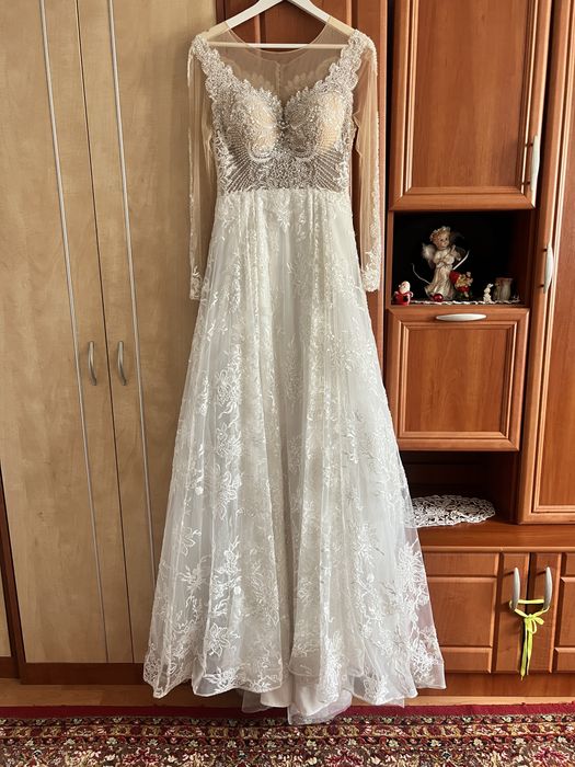 Rochie de mireasa cu trena Noua
