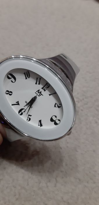 Ceasuri de dama  de diferite dimensiuni