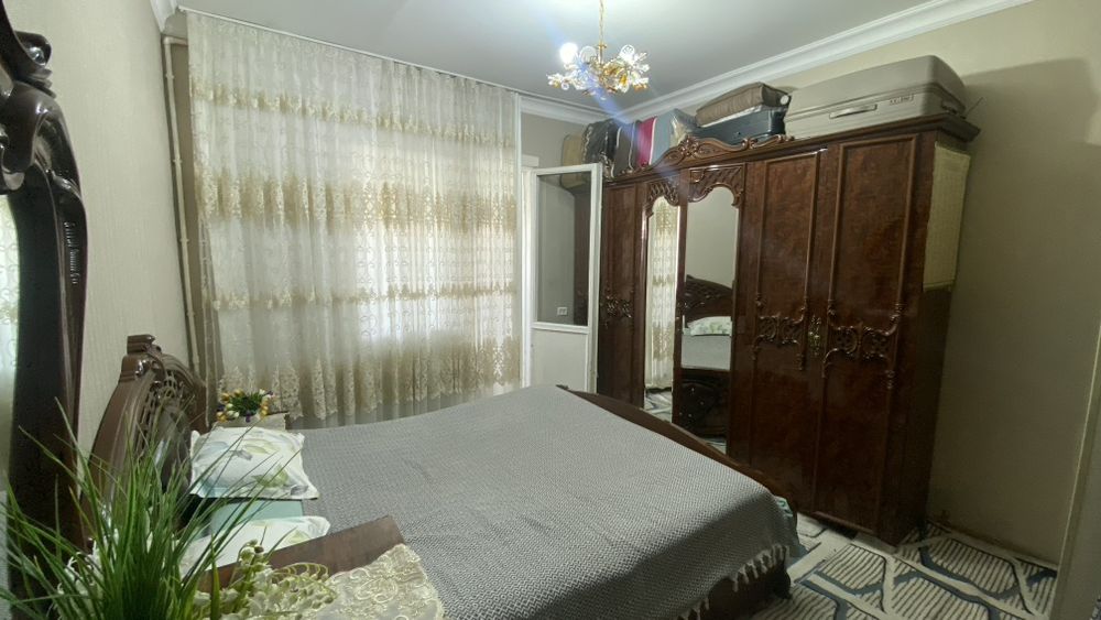 Ipakchilik Itroxotda 3 xonali 87m2 1 etajda kvartira sotiladi