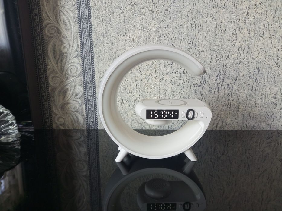 Продам зарядный bluetooth часы.