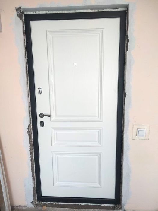 Установка входных дверей