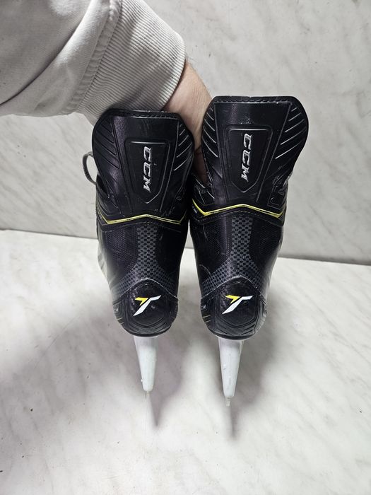Patine 1004 hochei hockey  CCM Tacks 2052 marime 35  ( 23  cm)