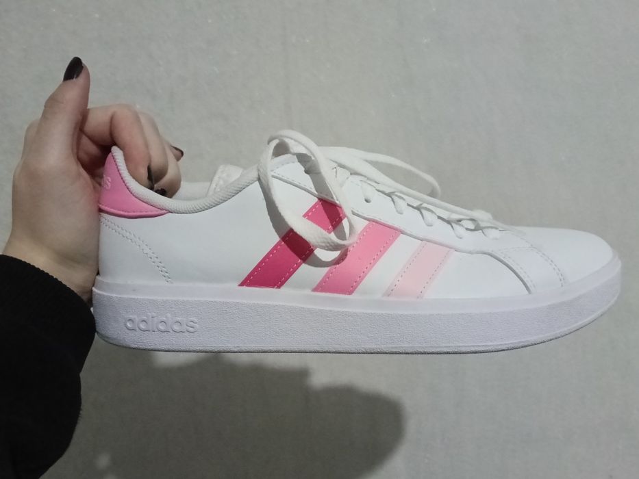 Продам кросовки адидас оригинал