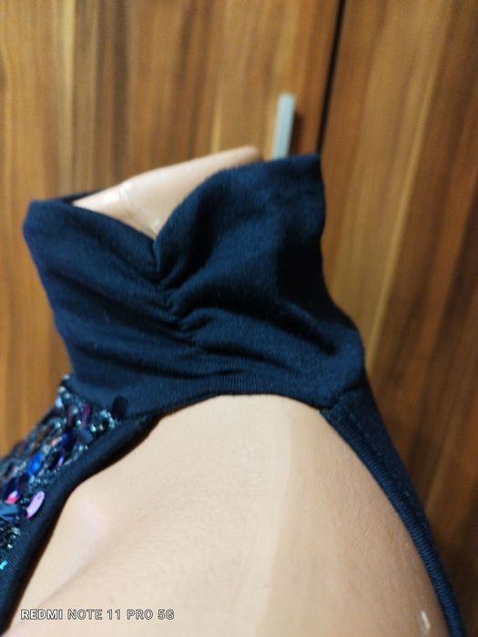 Блузка поло с пайети