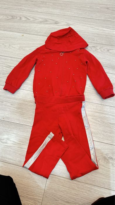 Продается комбинезон для девочек 74 размер…