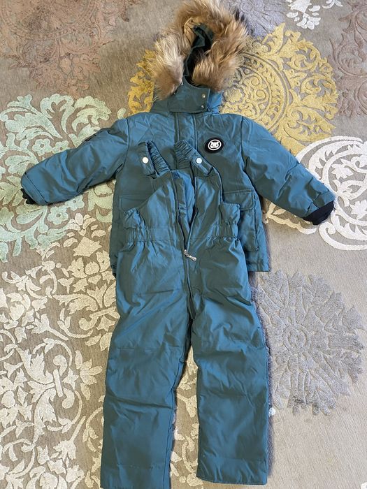 Продам зимний комбинезон 110см