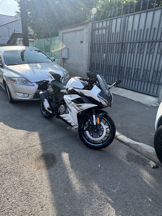 Cf moto 300SR ABS nou 30km