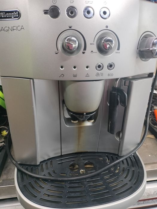 Aparat cafea boabe DeLonghi