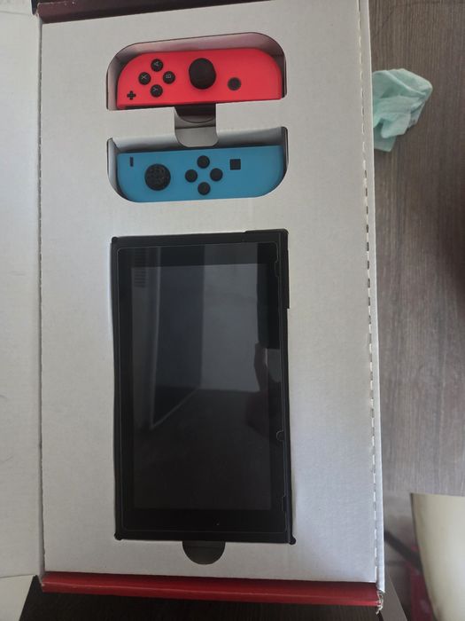 Nintendo Switch V2 Neon + fc 24 + Husă și cutie