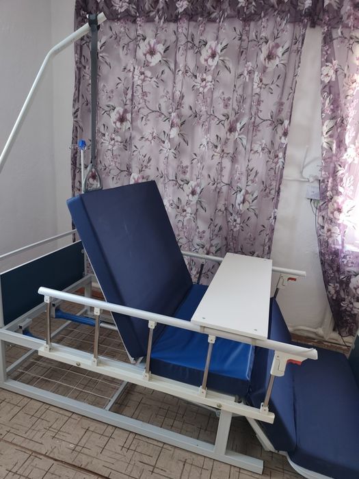 Медицинская кровать