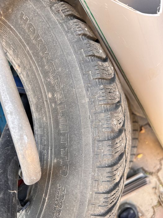 Продам зимние шины R18