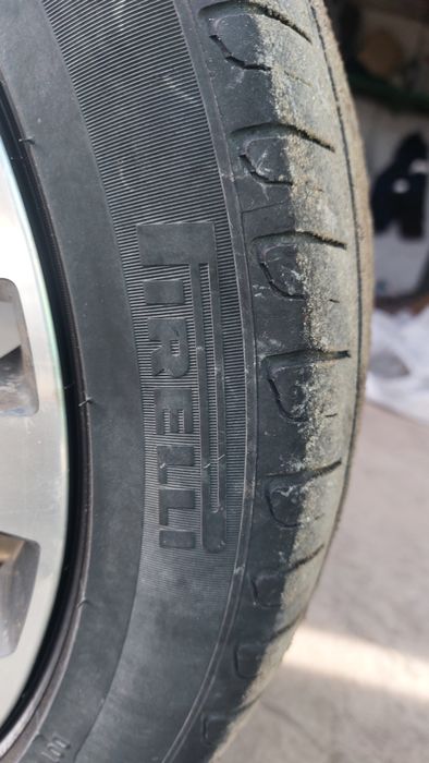 Продам диски с шинами R17